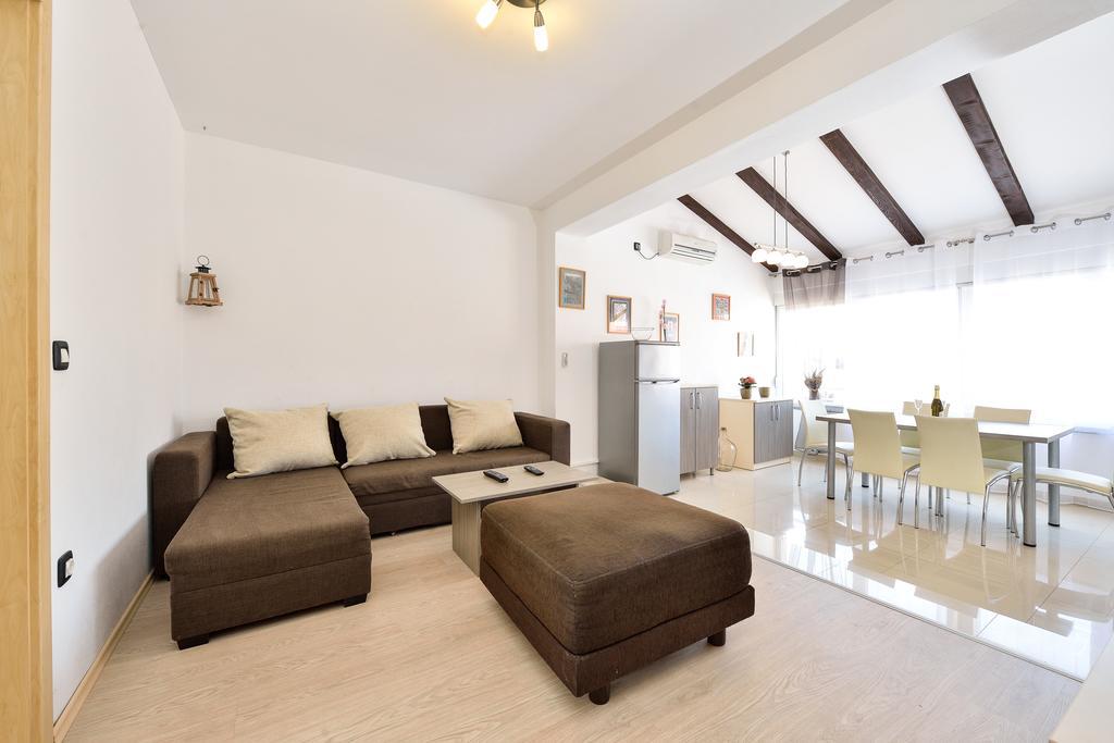Apartments Nika & Karla Bibinje Luaran gambar