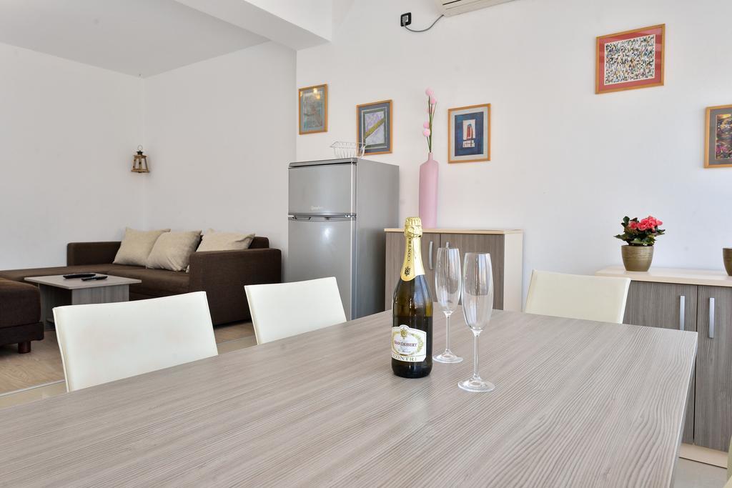 Apartments Nika & Karla Bibinje Luaran gambar